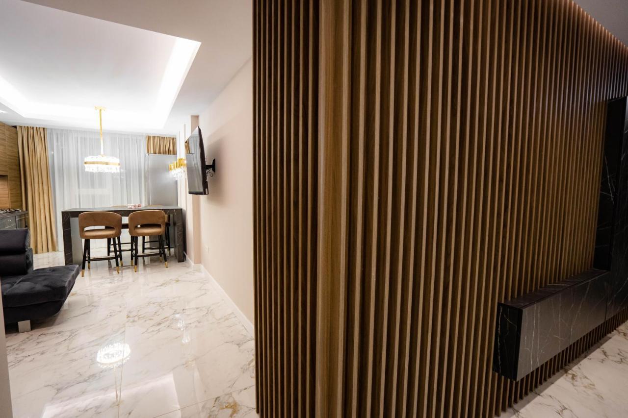 Deluxe Aparthotel Marwell Residence Suceava Luaran gambar