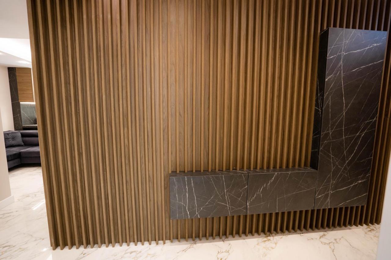 Deluxe Aparthotel Marwell Residence Suceava Luaran gambar