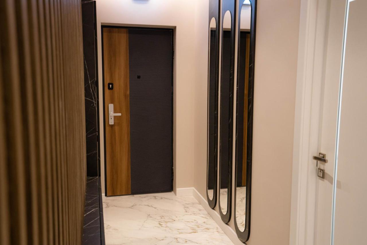 Deluxe Aparthotel Marwell Residence Suceava Luaran gambar
