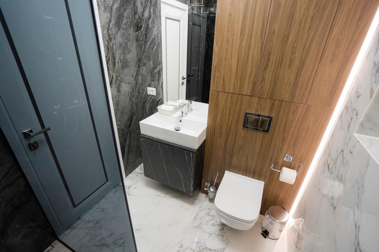 Deluxe Aparthotel Marwell Residence Suceava Luaran gambar