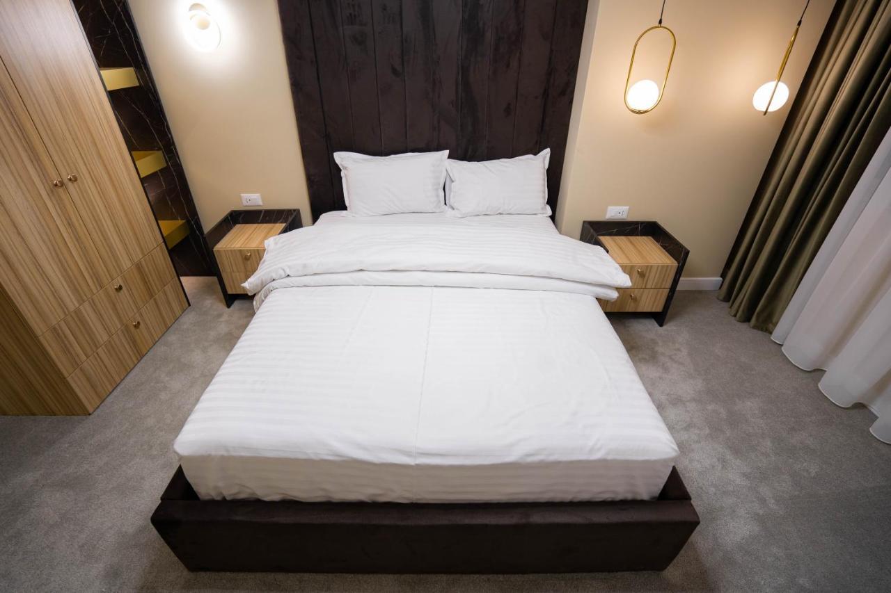 Deluxe Aparthotel Marwell Residence Suceava Luaran gambar
