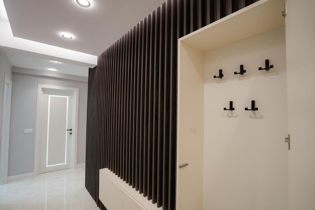 Deluxe Aparthotel Marwell Residence Suceava Luaran gambar
