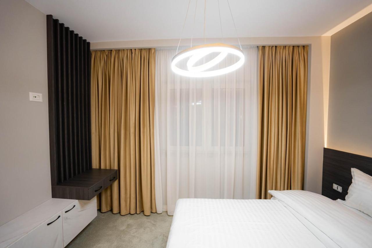 Deluxe Aparthotel Marwell Residence Suceava Luaran gambar