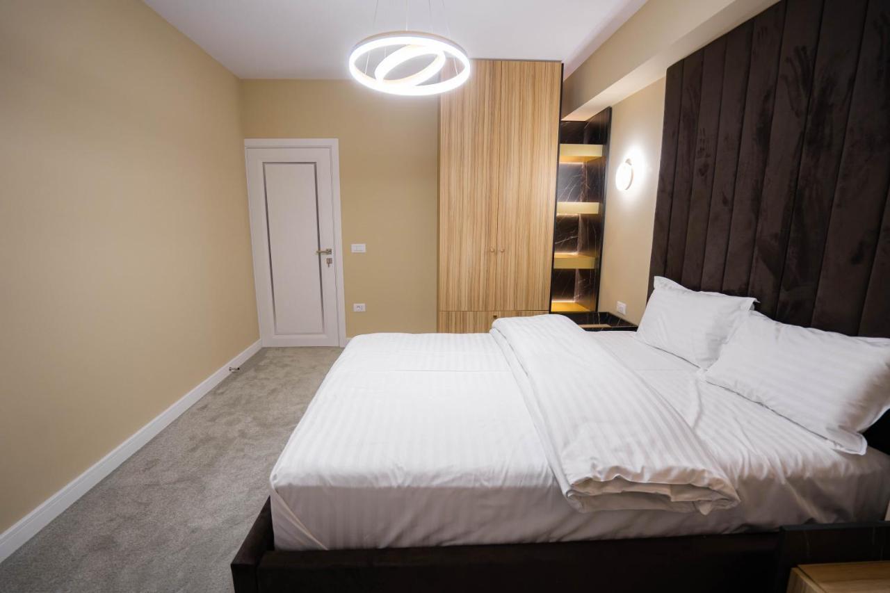 Deluxe Aparthotel Marwell Residence Suceava Luaran gambar