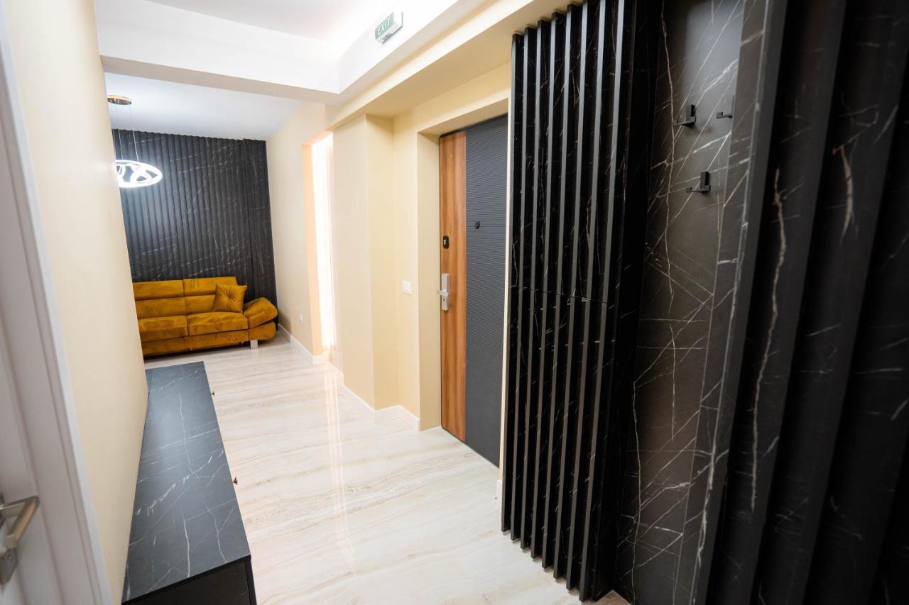 Deluxe Aparthotel Marwell Residence Suceava Luaran gambar