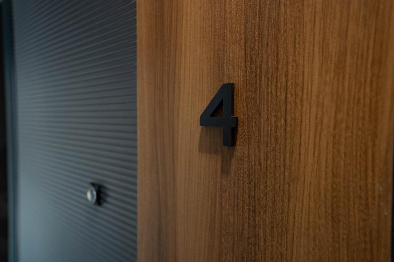 Deluxe Aparthotel Marwell Residence Suceava Luaran gambar