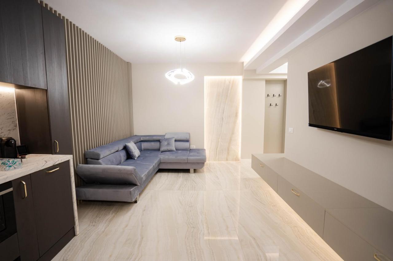 Deluxe Aparthotel Marwell Residence Suceava Luaran gambar