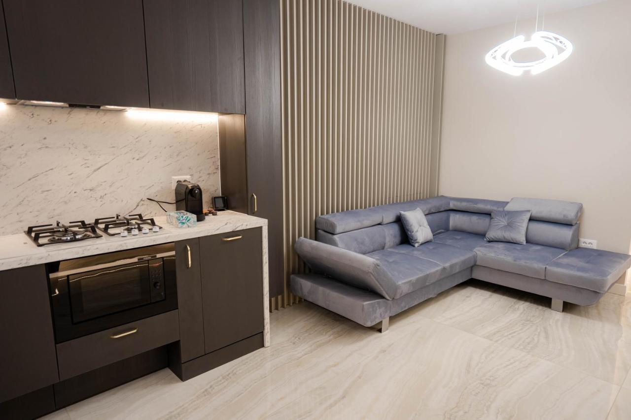 Deluxe Aparthotel Marwell Residence Suceava Luaran gambar
