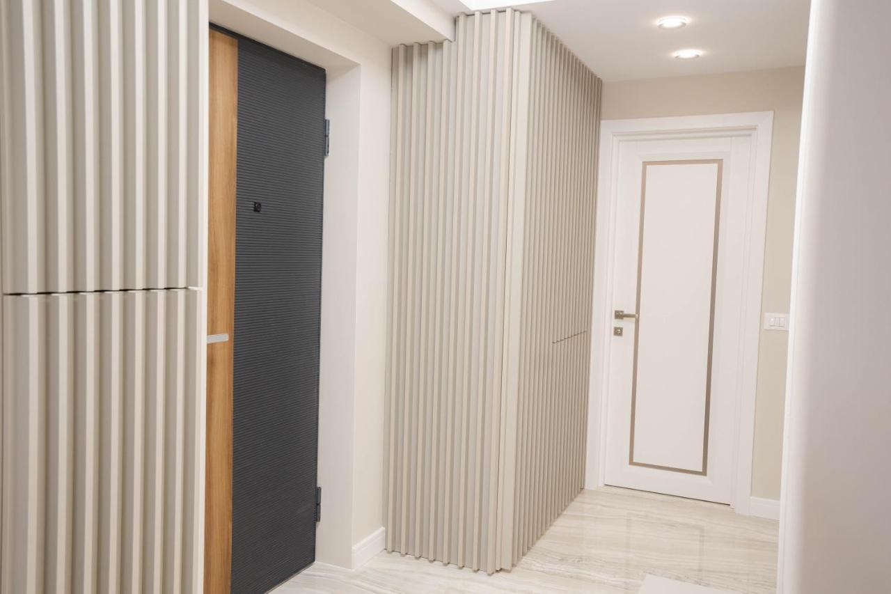 Deluxe Aparthotel Marwell Residence Suceava Luaran gambar