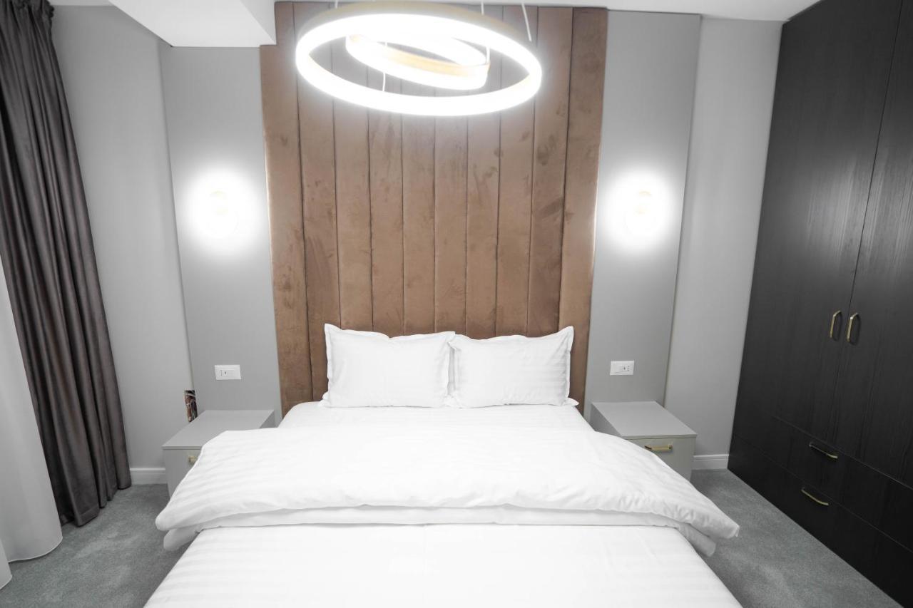Deluxe Aparthotel Marwell Residence Suceava Luaran gambar