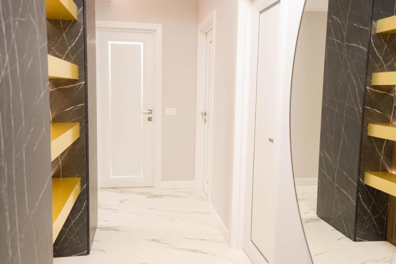 Deluxe Aparthotel Marwell Residence Suceava Luaran gambar