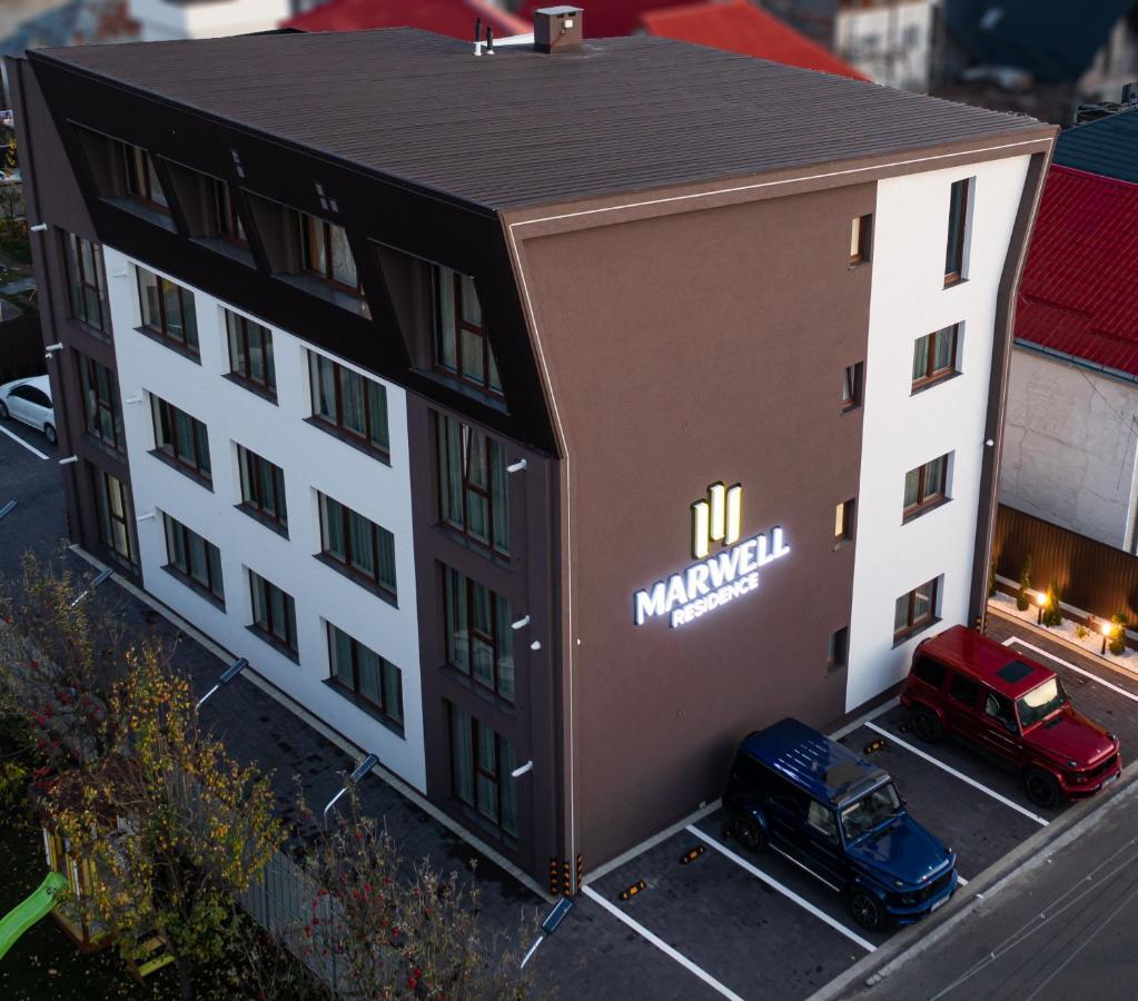 Deluxe Aparthotel Marwell Residence Suceava Luaran gambar