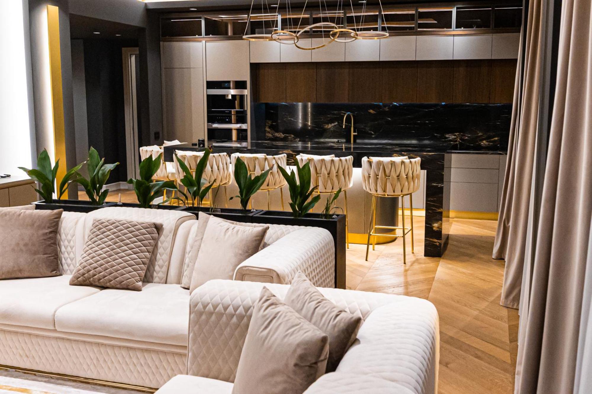 Deluxe Aparthotel Marwell Residence Suceava Luaran gambar